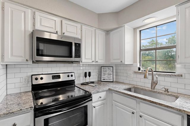 218 N Beacon Street 108, Dallas, TX 75214