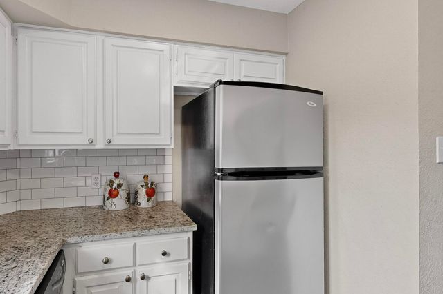 218 N Beacon Street 108, Dallas, TX 75214