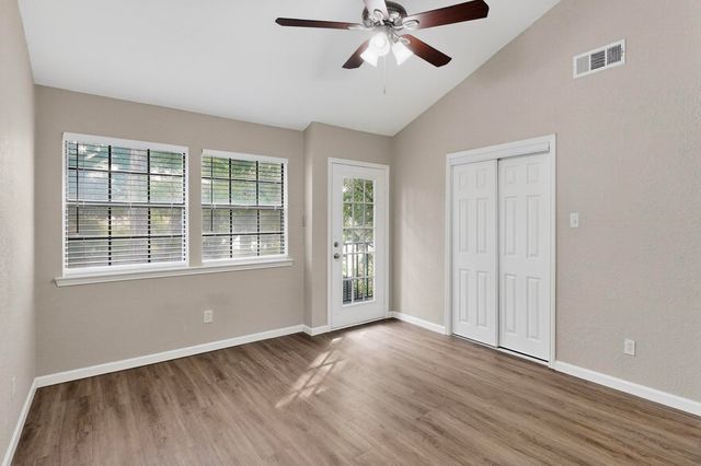 218 N Beacon Street 108, Dallas, TX 75214