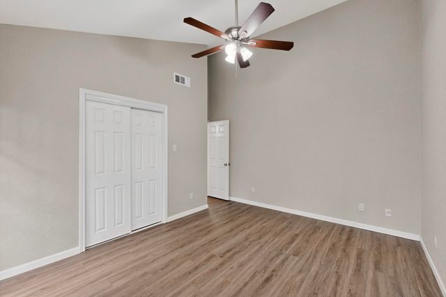218 N Beacon Street 108, Dallas, TX 75214