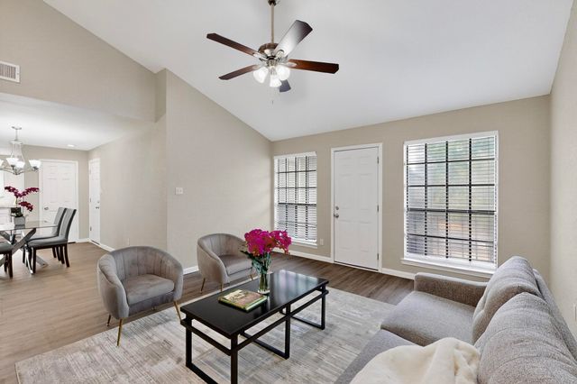 218 N Beacon Street 108, Dallas, TX 75214