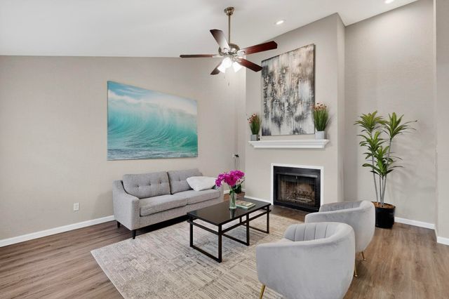 218 N Beacon Street 108, Dallas, TX 75214