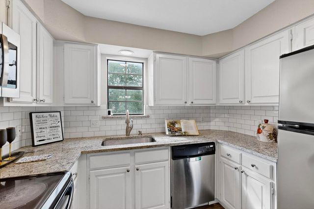 218 N Beacon Street 108, Dallas, TX 75214
