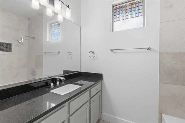 4124 Valley View RD 4A, Austin, TX 78704