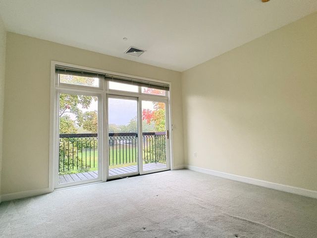185 High St 303, Brookline, MA 02445