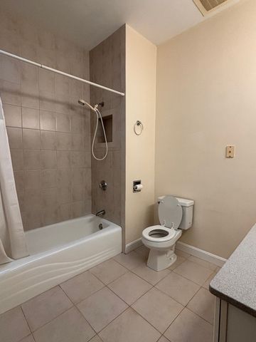185 High St 303, Brookline, MA 02445