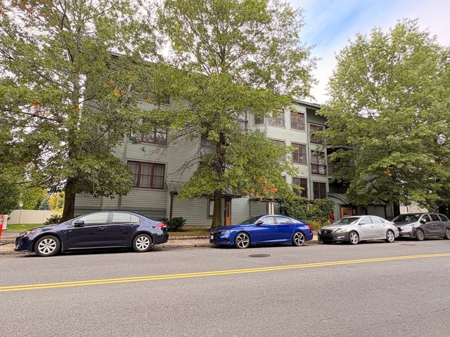 185 High St 303, Brookline, MA 02445