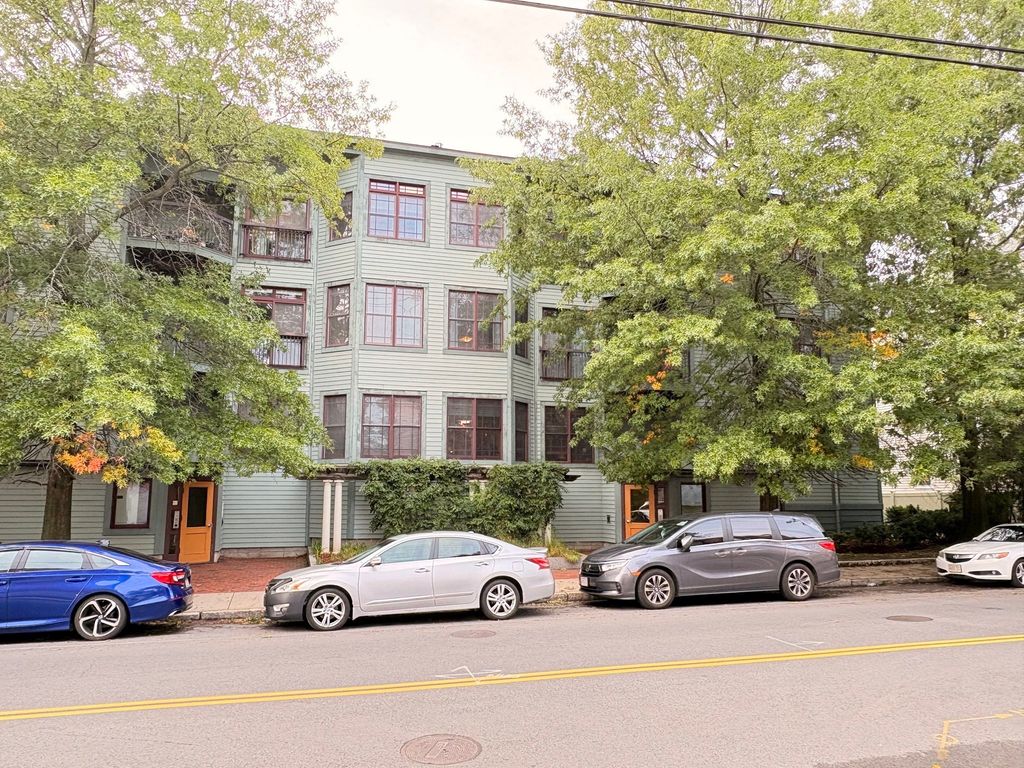 185 High St 303, Brookline, MA 02445