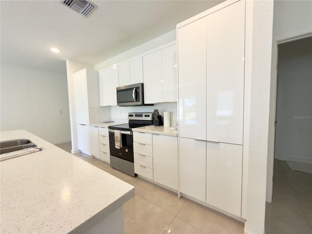 6380 CHORUS DRIVE, Mascotte, FL 34753