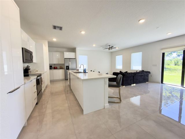 6380 CHORUS DRIVE, Mascotte, FL 34753