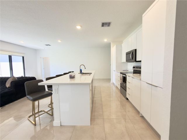6380 CHORUS DRIVE, Mascotte, FL 34753