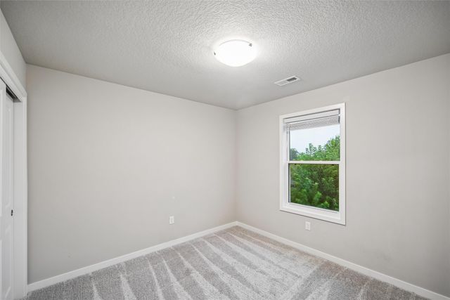 4515 E 48th Street, Des Moines, IA 50317