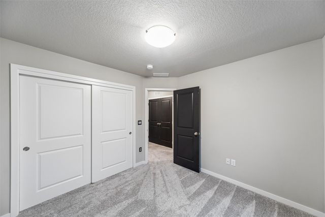 4515 E 48th Street, Des Moines, IA 50317