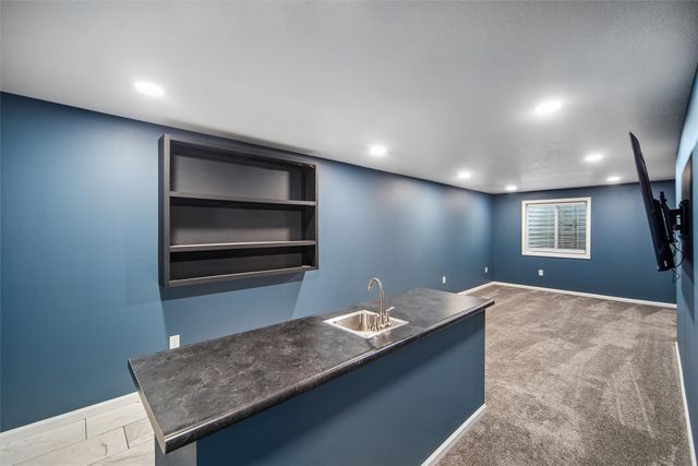 4515 E 48th Street, Des Moines, IA 50317