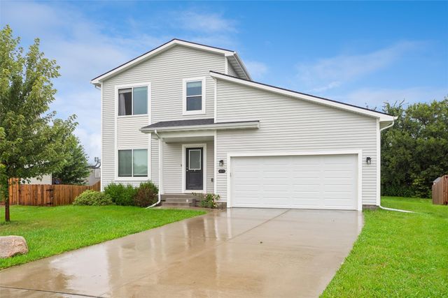 4515 E 48th Street, Des Moines, IA 50317