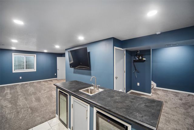 4515 E 48th Street, Des Moines, IA 50317