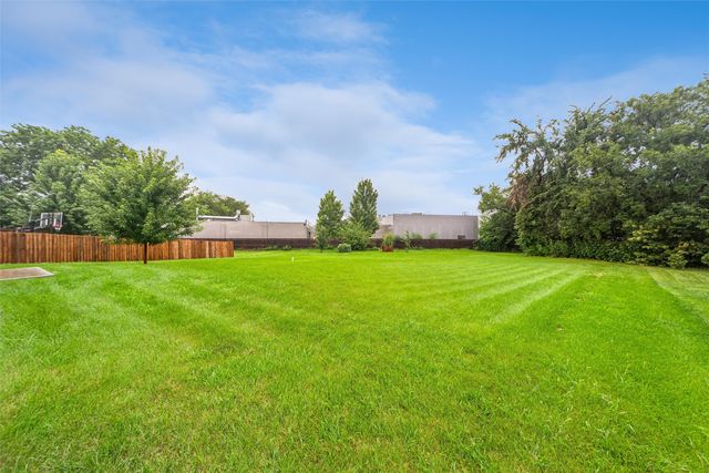 4515 E 48th Street, Des Moines, IA 50317