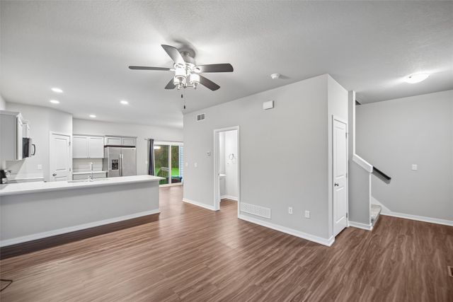 4515 E 48th Street, Des Moines, IA 50317