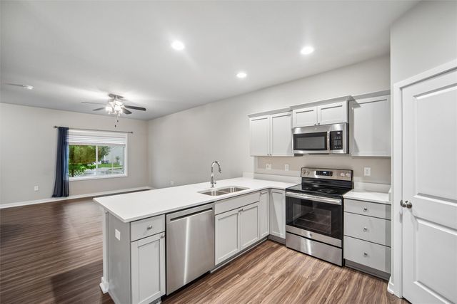 4515 E 48th Street, Des Moines, IA 50317