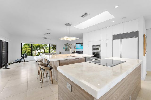 1102 Highland Beach Drive 2w, Highland Beach, FL 33487
