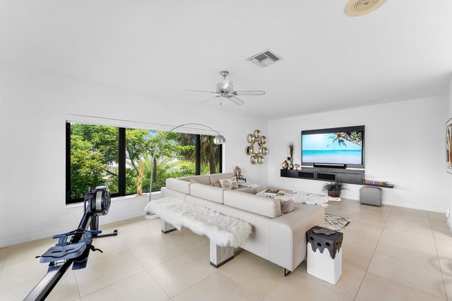 1102 Highland Beach Drive 2w, Highland Beach, FL 33487