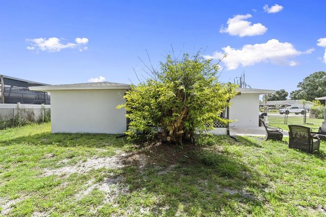 276 NE Summer Road, Port St. Lucie, FL 34983