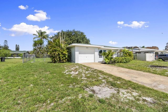 276 NE Summer Road, Port St. Lucie, FL 34983