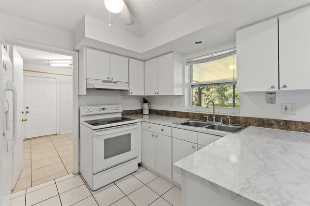 276 NE Summer Road, Port St. Lucie, FL 34983