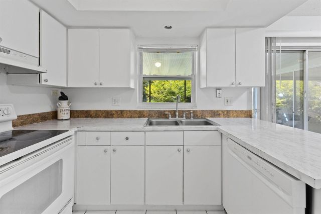 276 NE Summer Road, Port St. Lucie, FL 34983