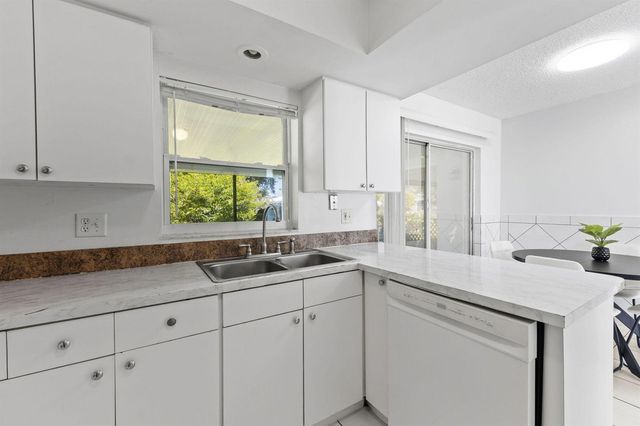 276 NE Summer Road, Port St. Lucie, FL 34983