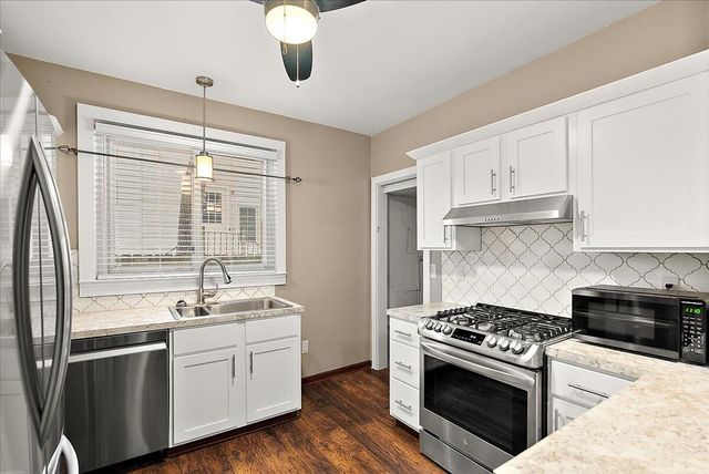 1037 Washington Avenue, Grand Haven, MI 49417