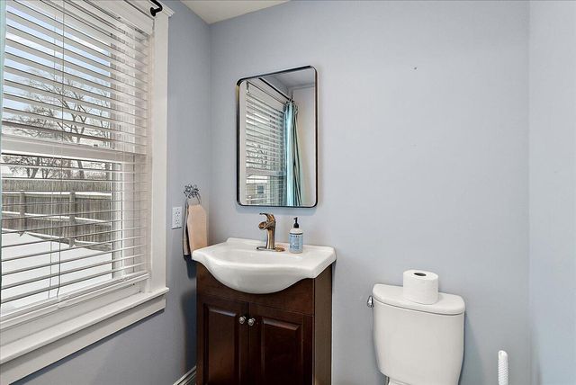 1037 Washington Avenue, Grand Haven, MI 49417