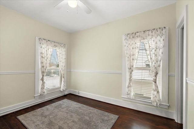 1037 Washington Avenue, Grand Haven, MI 49417