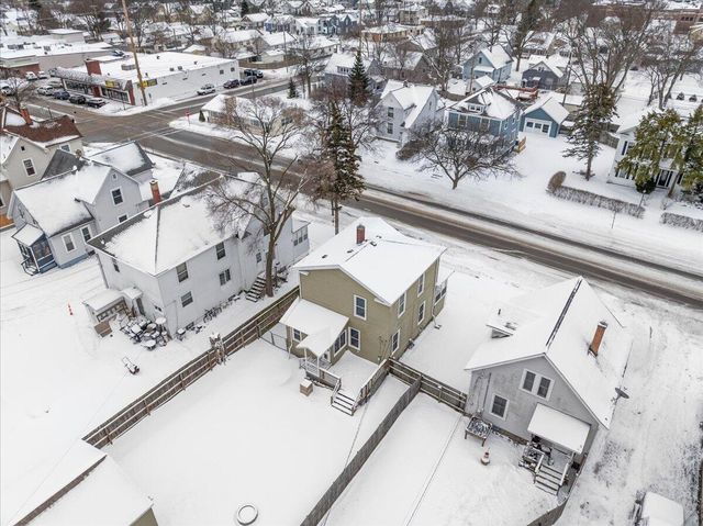 1037 Washington Avenue, Grand Haven, MI 49417