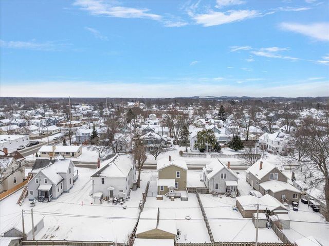 1037 Washington Avenue, Grand Haven, MI 49417