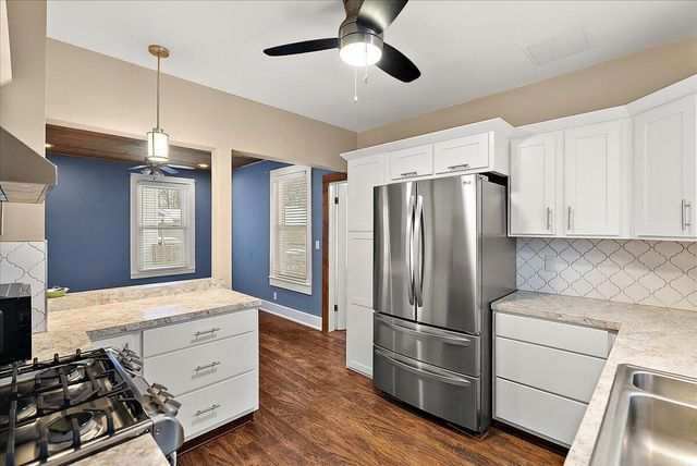 1037 Washington Avenue, Grand Haven, MI 49417