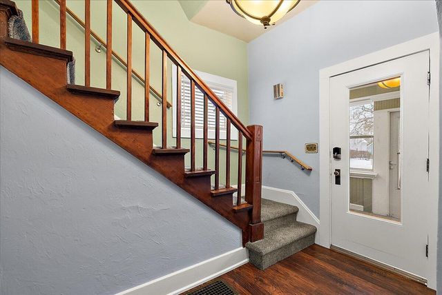 1037 Washington Avenue, Grand Haven, MI 49417