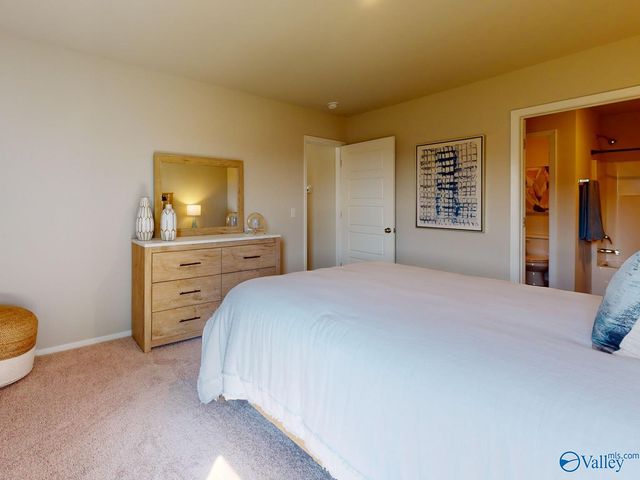 4033 White River, Decatur, AL 35603