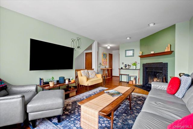 25 Village Gate Way 25, Nyack, NY 10960