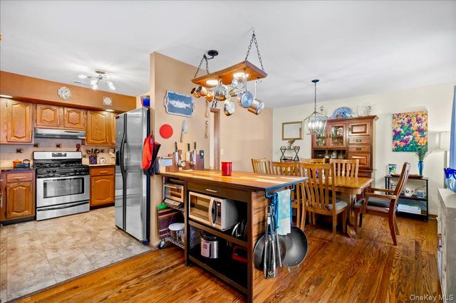 25 Village Gate Way 25, Nyack, NY 10960