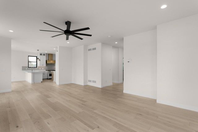 7184 Pfeil Bend, Sun Prairie, WI 53590