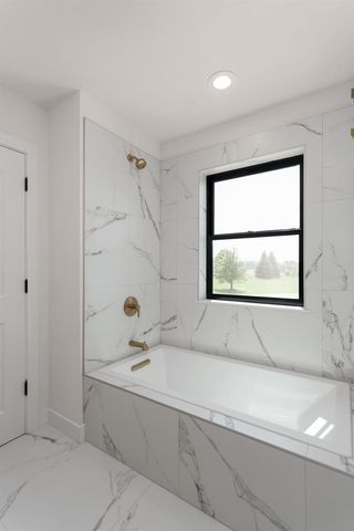 7184 Pfeil Bend, Sun Prairie, WI 53590