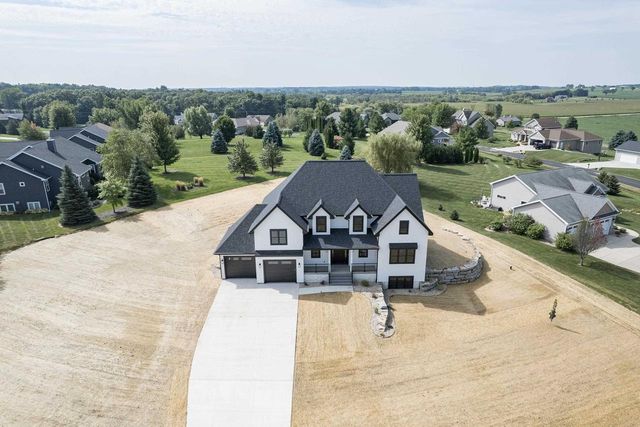 7184 Pfeil Bend, Sun Prairie, WI 53590
