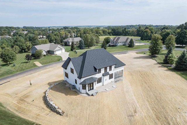 7184 Pfeil Bend, Sun Prairie, WI 53590