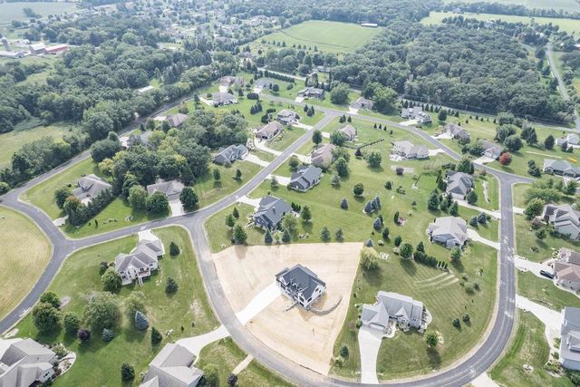 7184 Pfeil Bend, Sun Prairie, WI 53590