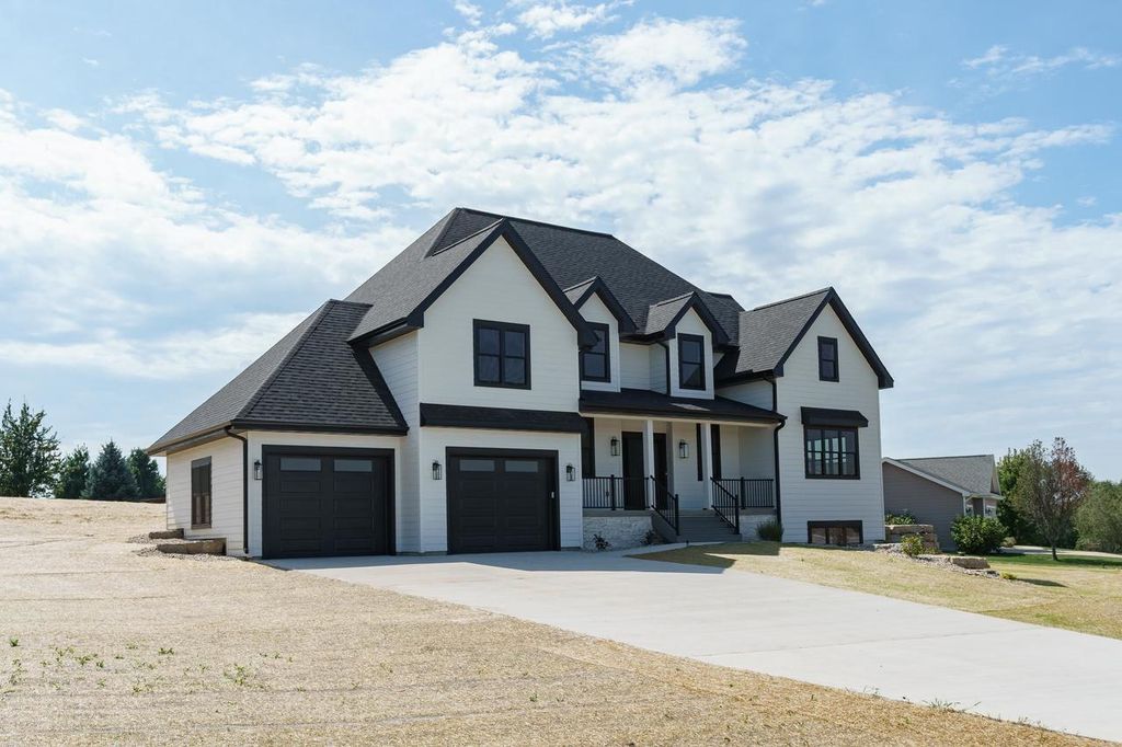7184 Pfeil Bend, Sun Prairie, WI 53590