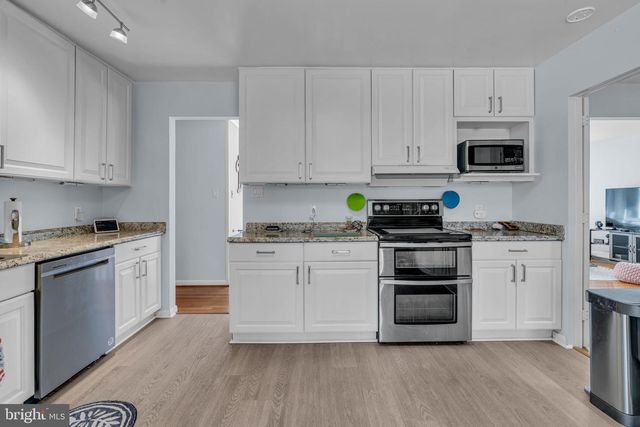 6403 HOLLINS DR, Bethesda, MD 20817