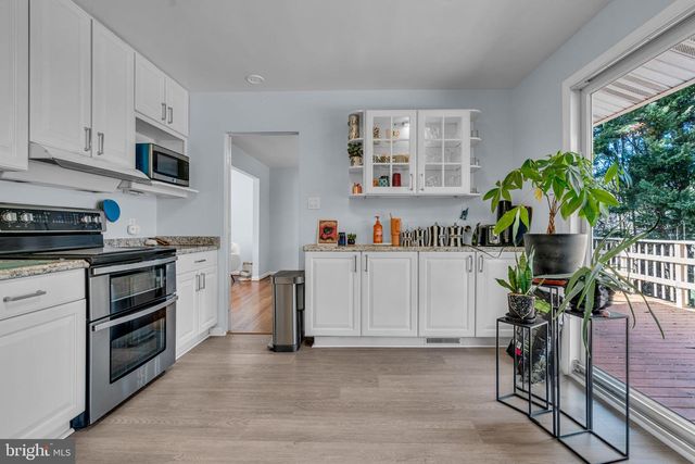 6403 HOLLINS DR, Bethesda, MD 20817