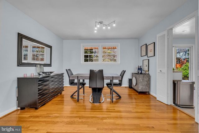 6403 HOLLINS DR, Bethesda, MD 20817