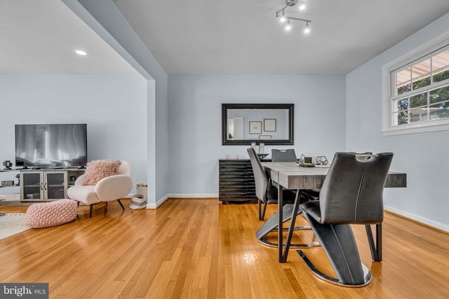 6403 HOLLINS DR, Bethesda, MD 20817
